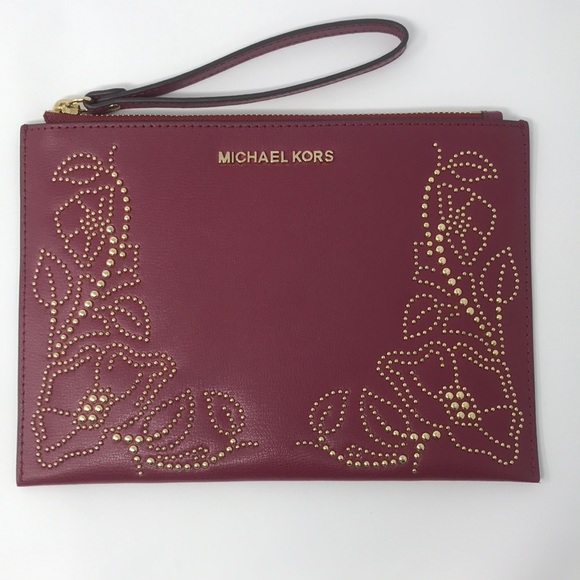 Michael Kors Handbags - Michael Kors Hand Clutch